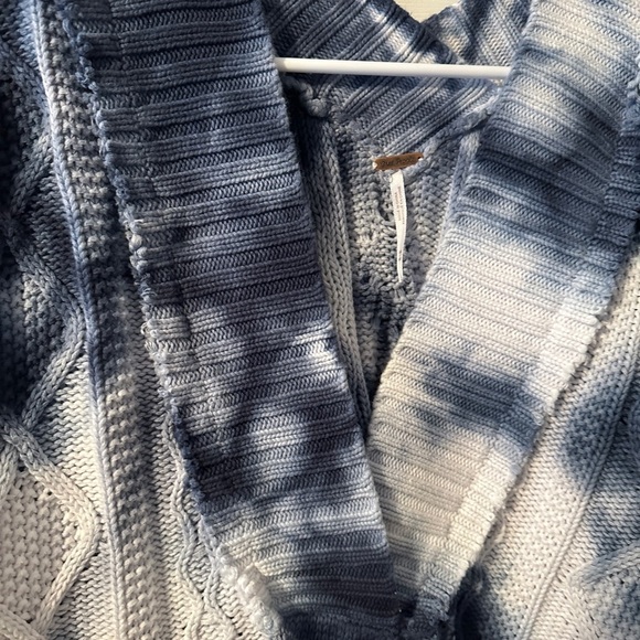 Free People Heavy Cable Textured Sweater Size Medium/large NWOT 33” Pit-pit - Picture 4 of 5